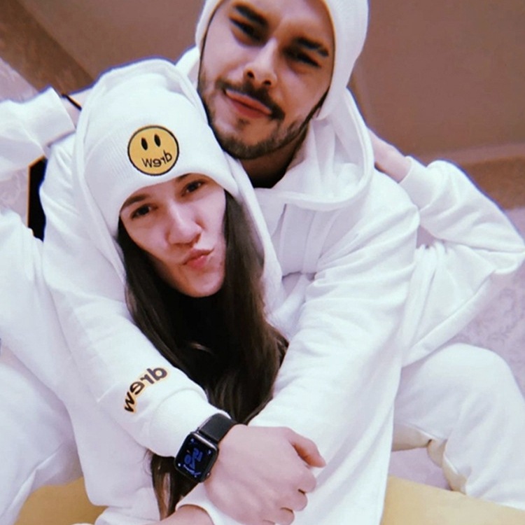 Novo Gorro de Malha Bordado Un - Beanie Cuffed Knit avaliação e preço